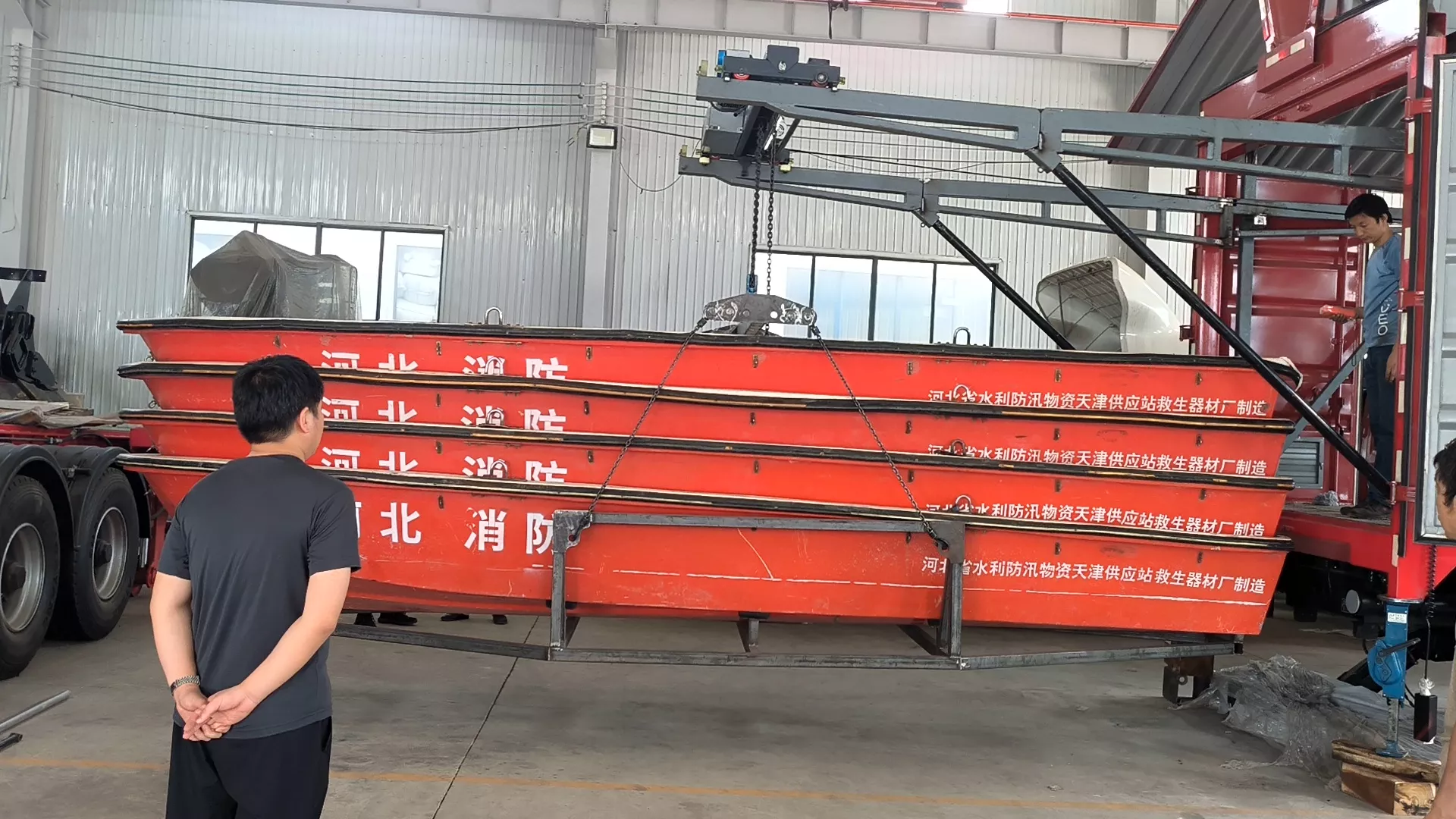 龙门式吊运装置